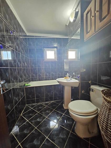 Apartament cu 2 camere decomandat în Teilor