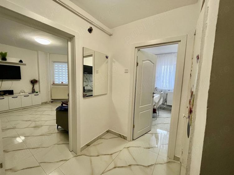 Apartament cu 2 camere semidecomandat în 9 Mai