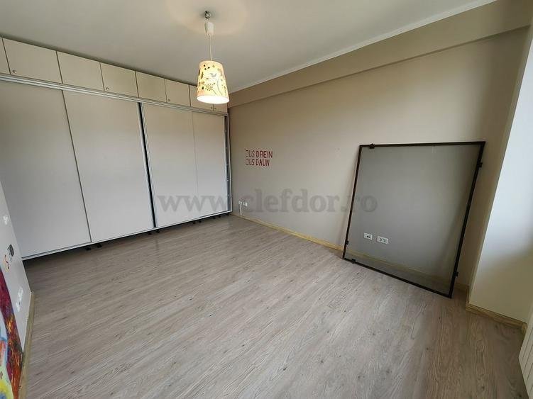 Apartament cu 3 camere decomandat, mobilat în Iancu Nicolae