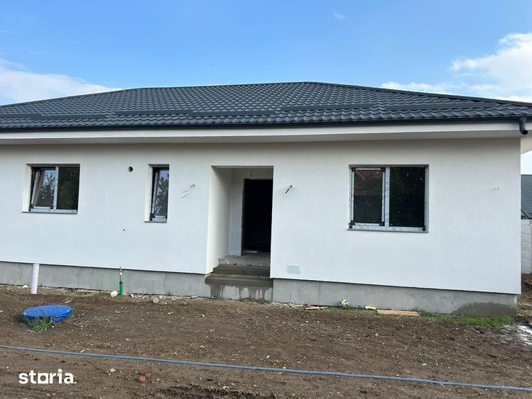 Casă cu Teren 100 Mp în Domnești