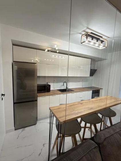Apartament cu 2 camere decomandat, mobilat în Jiului
