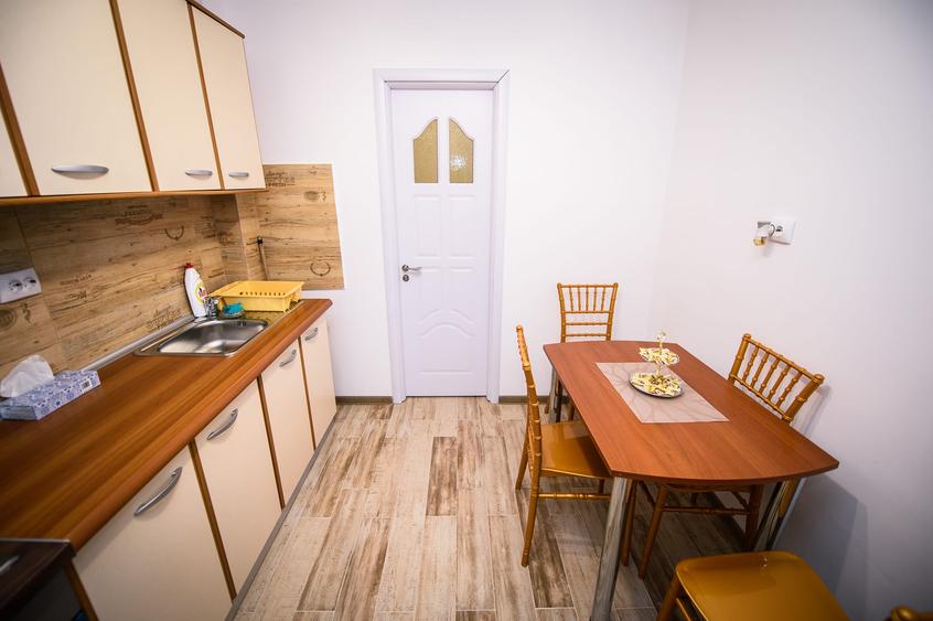 Apartament cu 2 camere decomandat, mobilat în Central