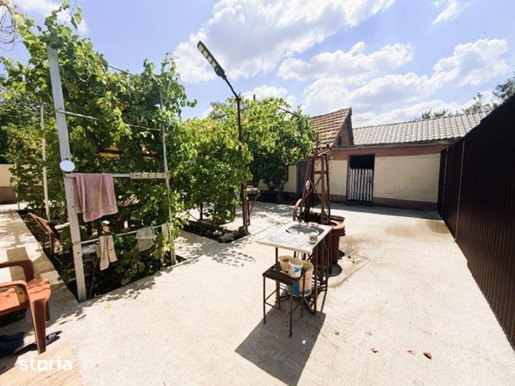 Casă cu 3 camere cu Teren 2252 Mp în Valea Mare