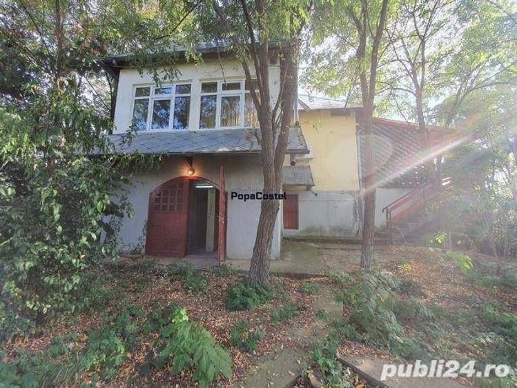 Casă cu 3 camere cu Teren 8000 Mp în Podenii Vechi