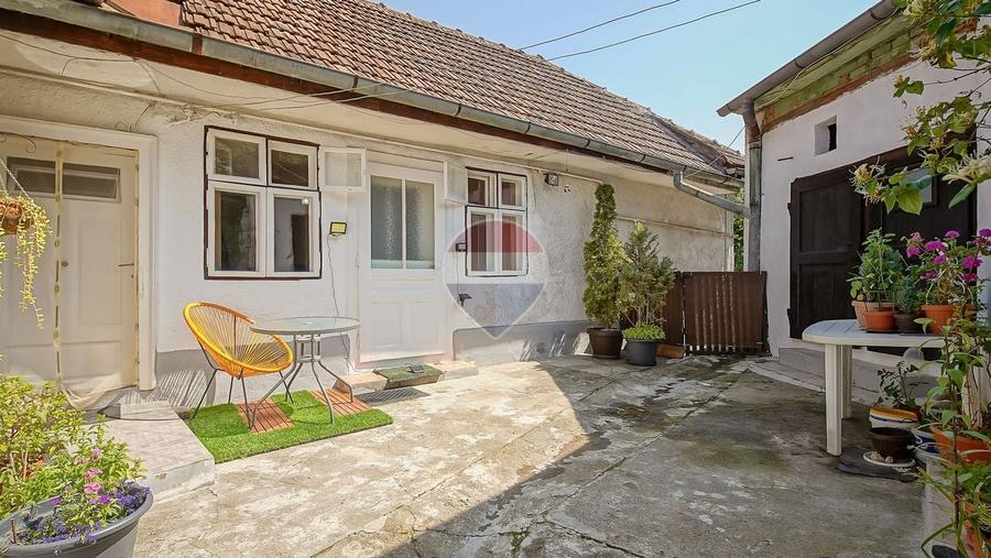 Casă individuală cu 3 camere cu Teren 178 Mp în Schei