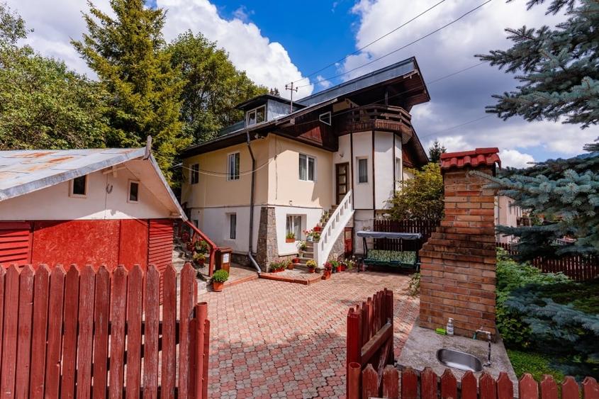 Casă individuală cu 5 camere cu Canalizare în Central