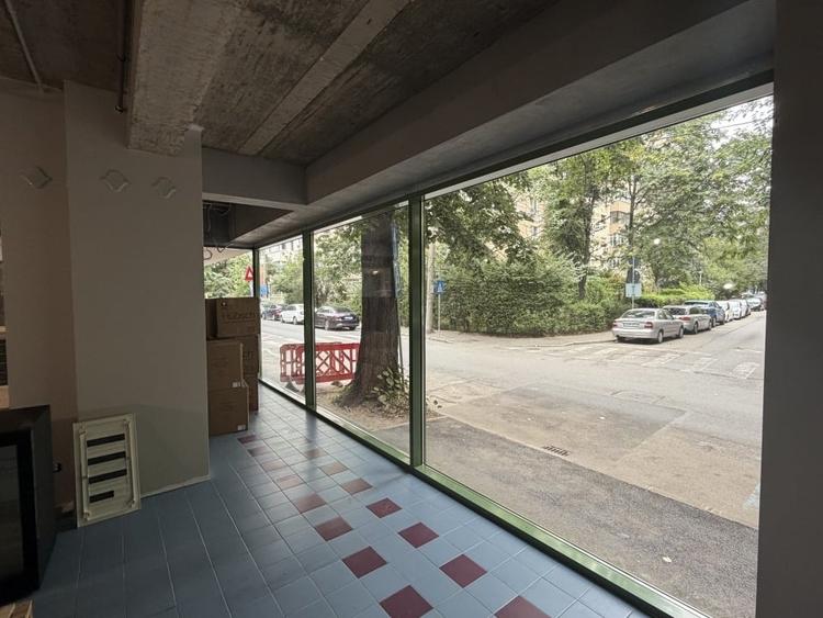 Spațiu comercial, de 65 mp, în Moșilor