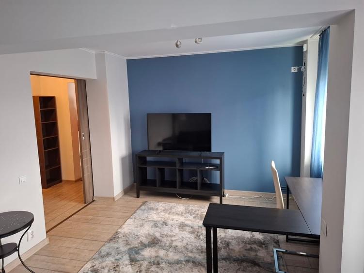 Apartament semidecomandat în Rahova