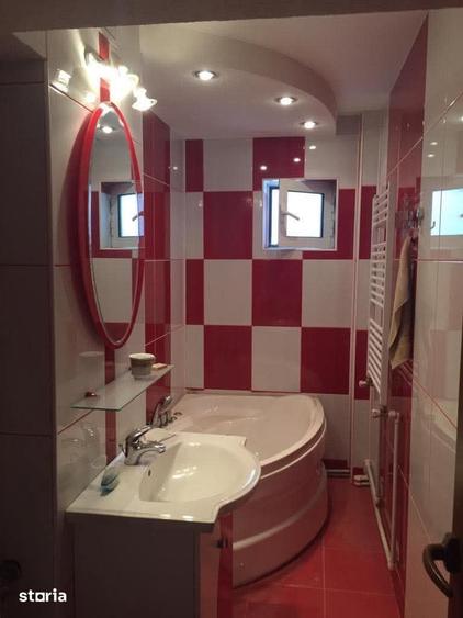 Apartament cu 4 camere în Micro 17