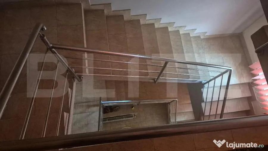 Casă cu 7 camere cu Teren 517 Mp în Lucian Blaga