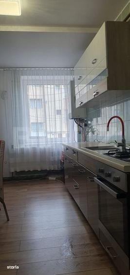 Apartament cu 2 camere decomandat în Roșu