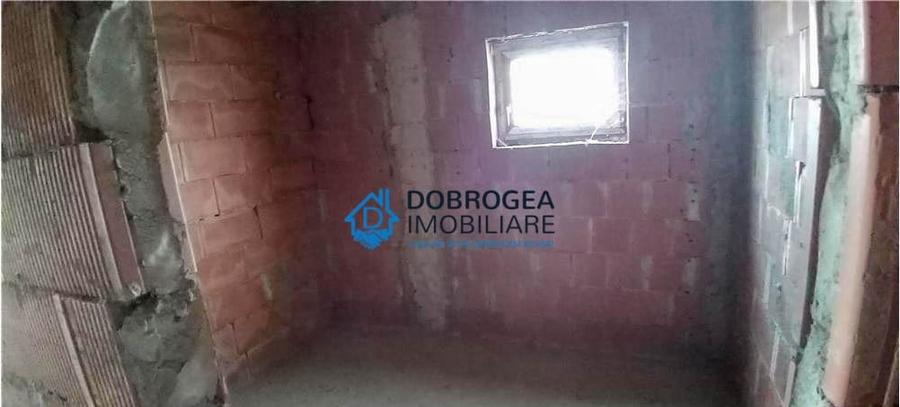 Casă individuală cu 4 camere cu Teren 600 Mp în Peco