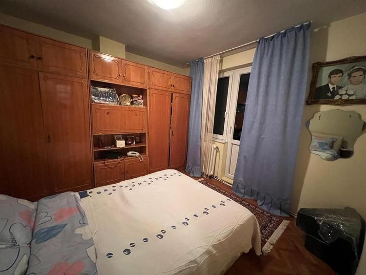 Apartament cu 3 camere decomandat, mobilat în Ultracentral