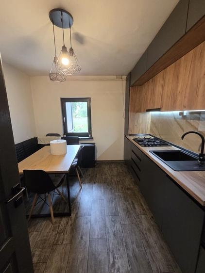 Apartament cu 3 camere decomandat în Geamăna