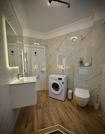 Apartament cu 2 camere semidecomandat, mobilat în 1 Mai
