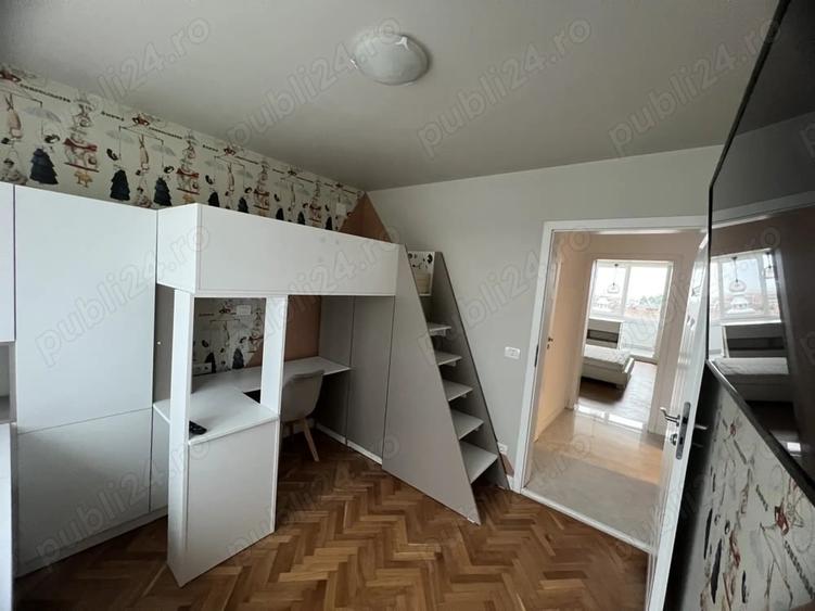 Apartament cu 3 camere semidecomandat în Semicentral