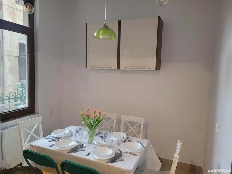 Apartament cu 3 camere semidecomandat în P-ța Maria