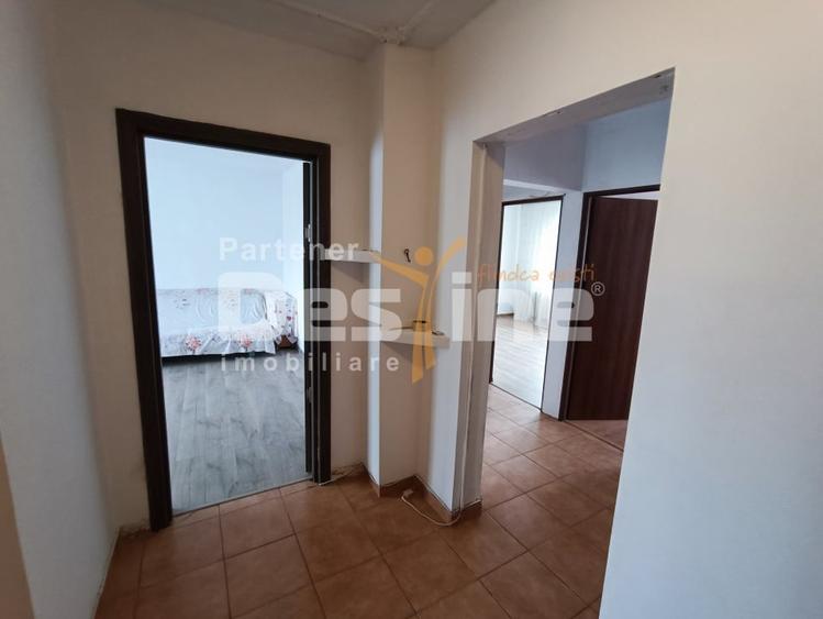Apartament cu 3 camere decomandat în Vitan Mall