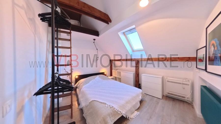 Apartament cu 3 camere semidecomandat, mobilat în Capitale