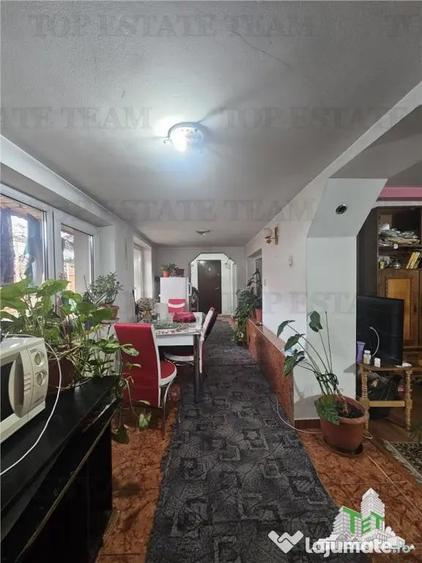 Casa individuala 3 camere, curte libera 225 mp, zona Piata R - 8