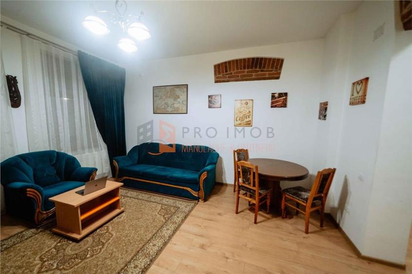 Apartament cu 3 camere decomandat, mobilat în 1 Decembrie