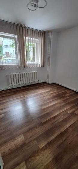 Apartament cu 3 camere decomandat în Obcini
