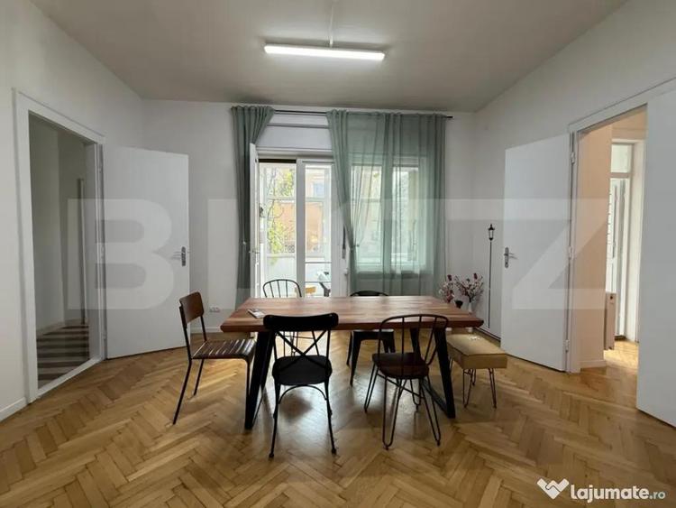 Apartament cu 4 camere decomandat, mobilat în Central