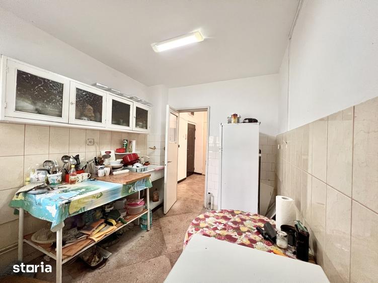 Apartament cu 3 camere decomandat în Central