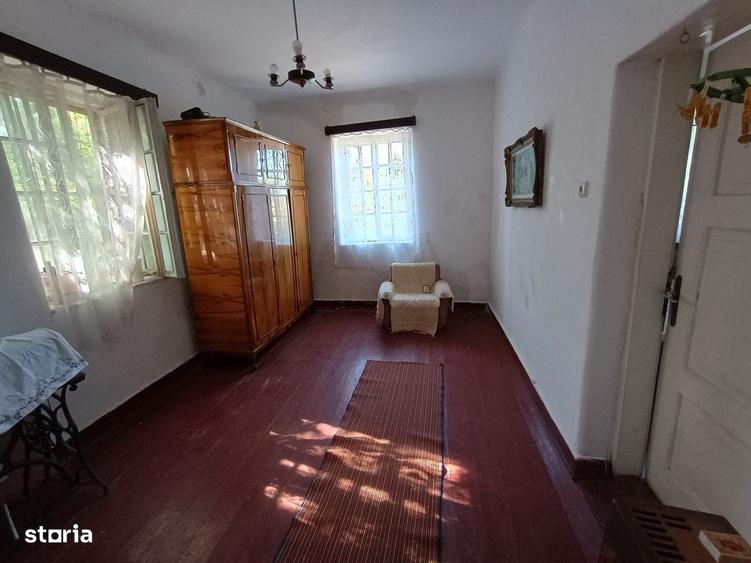 Casă cu 4 camere în Central