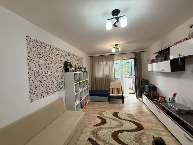 Apartament cu 3 camere decomandat în Gojdu