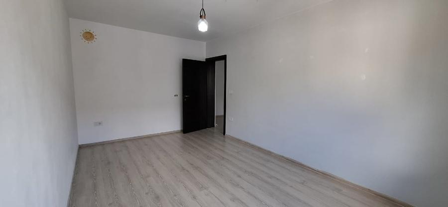 Apartament cu 3 camere decomandat, mobilat în Valea Lupului