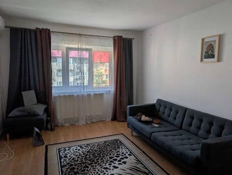 Apartament cu 2 camere decomandat în Răcădău