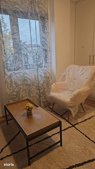 Casă cu 5 camere cu Teren 226 Mp în Odăi