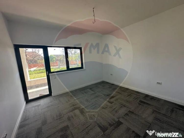 Casă cu 4 camere cu Teren 718 Mp în Lăpuș