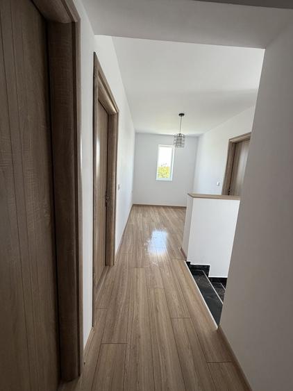 Casă cu 4 camere în Corbeanca