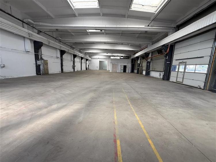 Spațiu industrial, de 750 mp, în Republicii