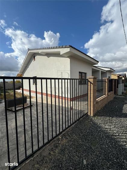 Casă cu 3 camere cu Teren 260 Mp în Moșnița Nouă