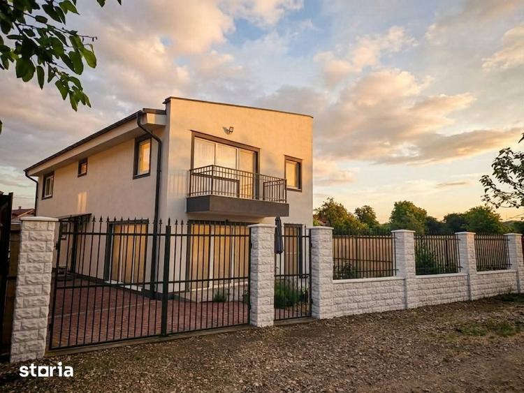 Casă cu 6 camere cu Teren 998 Mp în Central
