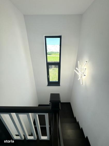Casă cu 4 camere în Breazu