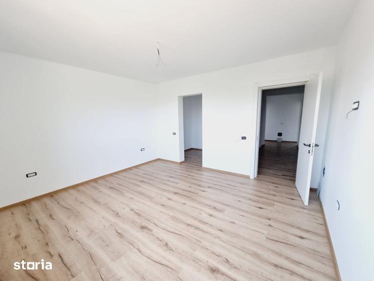Casă cu 4 camere cu Teren 75 Mp în Domnești