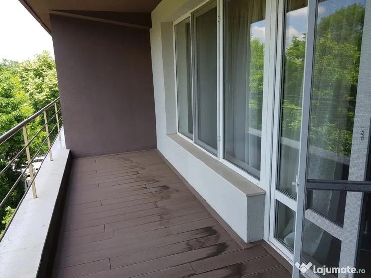 Apartament cu 4 camere decomandat, mobilat în Nordului