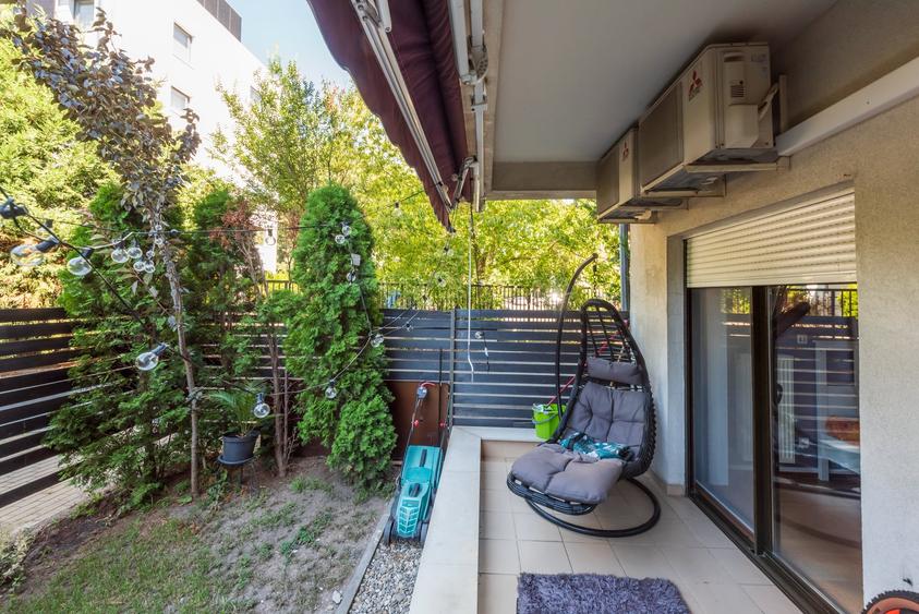 Apartament cu 3 camere semidecomandat, mobilat în Băneasa