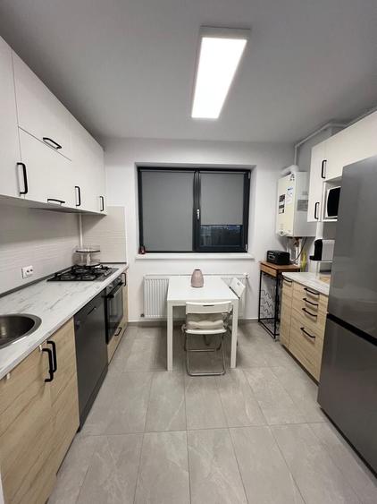 Apartament cu 2 camere semidecomandat în Cățelu