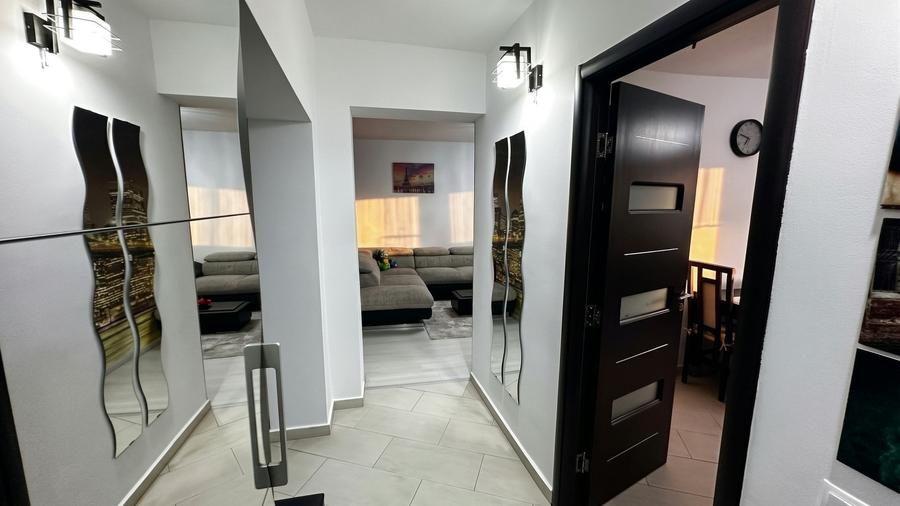 Apartament cu 3 camere decomandat, mobilat în 8 Martie