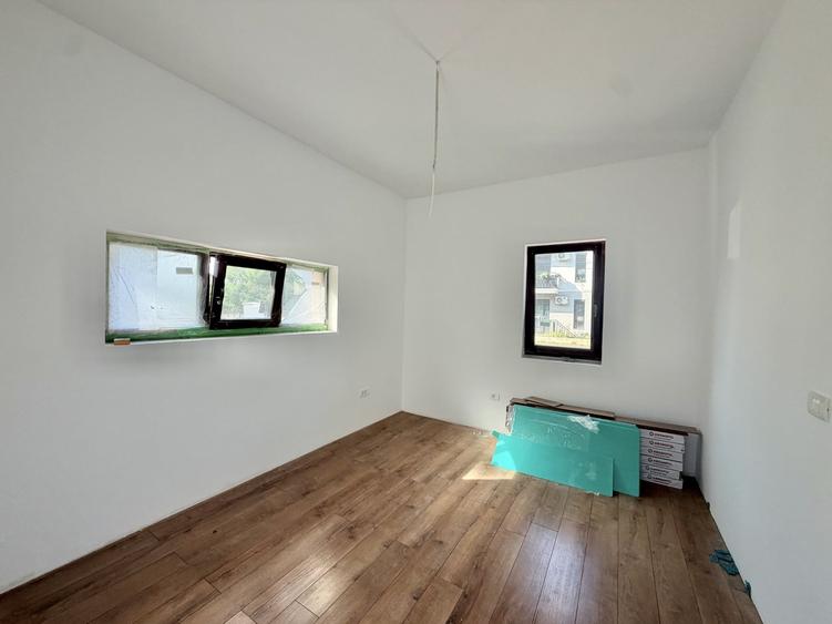 Duplex cu 4 camere cu Canalizare în Giroc