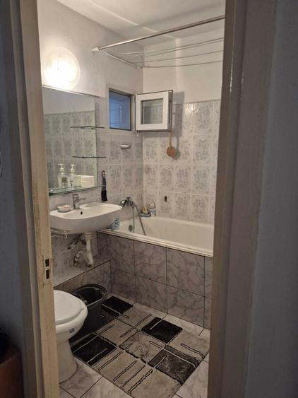 Apartament cu 3 camere decomandat în Chișinau