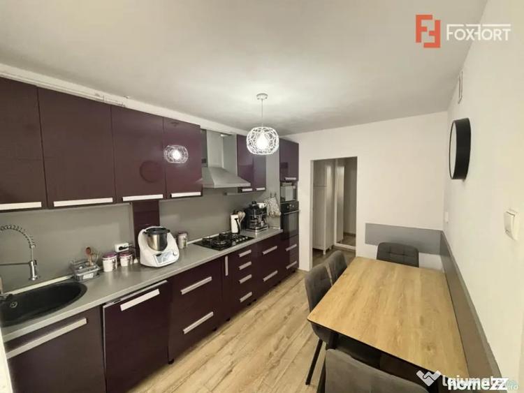 Apartament cu 5 camere decomandat în Fortuna