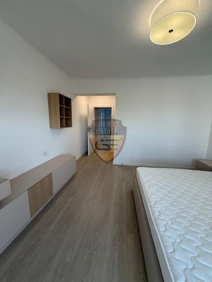 Apartament cu 3 camere decomandat, mobilat în Trocadero