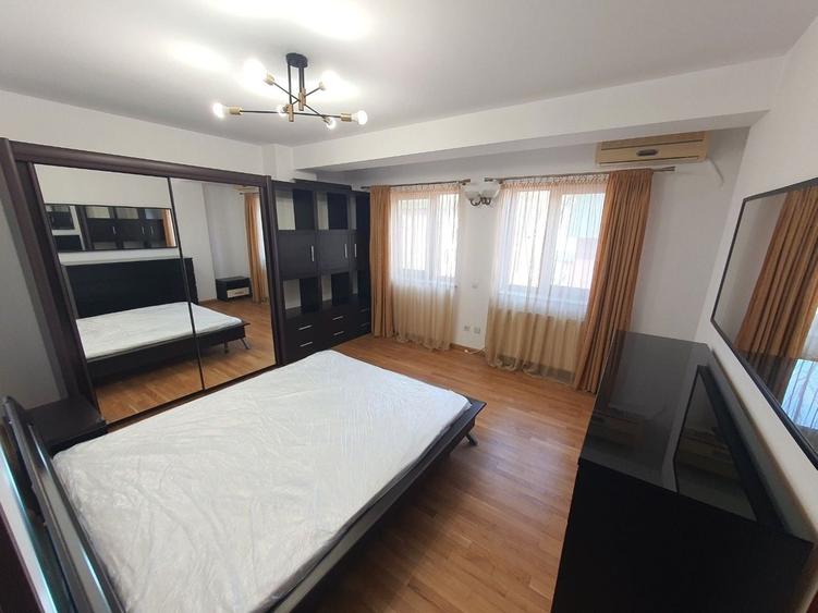 Apartament cu 3 camere în P-ța Muncii