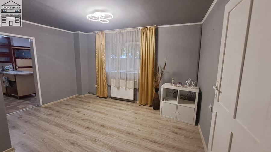 Casă individuală cu 6 camere cu Teren 580 Mp în Central
